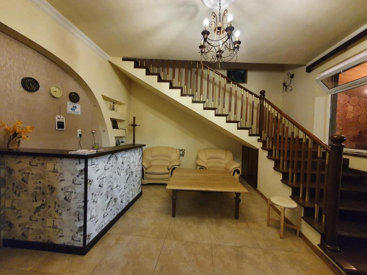Capsule Hostel In Center Ереван Экстерьер фото